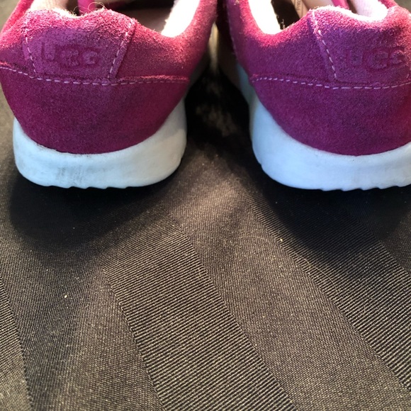 EUC UGG runners - Picture 5 of 6